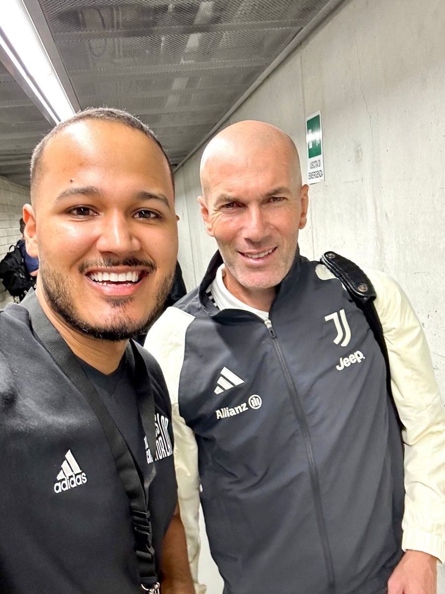 Carlos in the Juventus stadium tunnel
